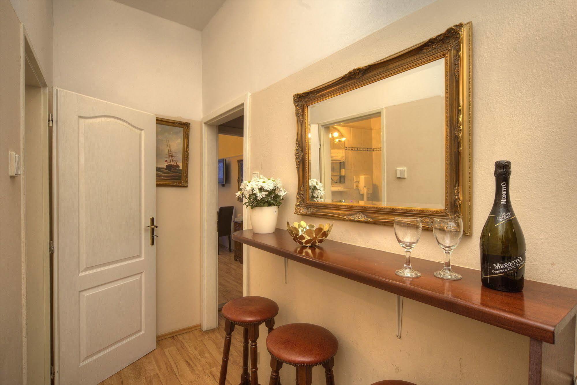 Hotel Donatello Prague Ngoại thất bức ảnh