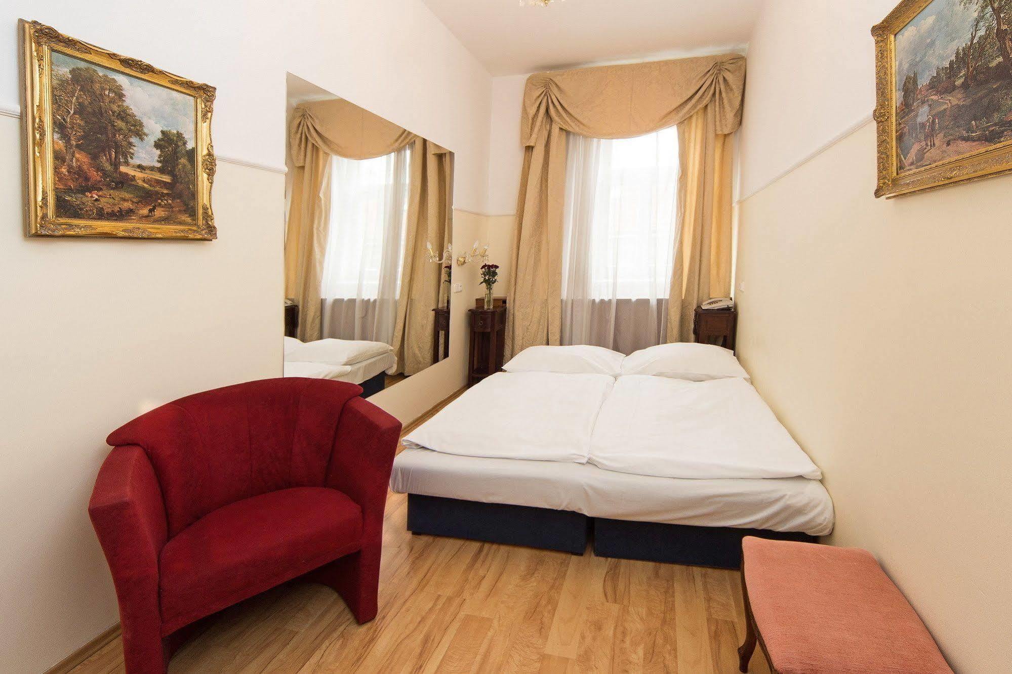 Hotel Donatello Prague Ngoại thất bức ảnh