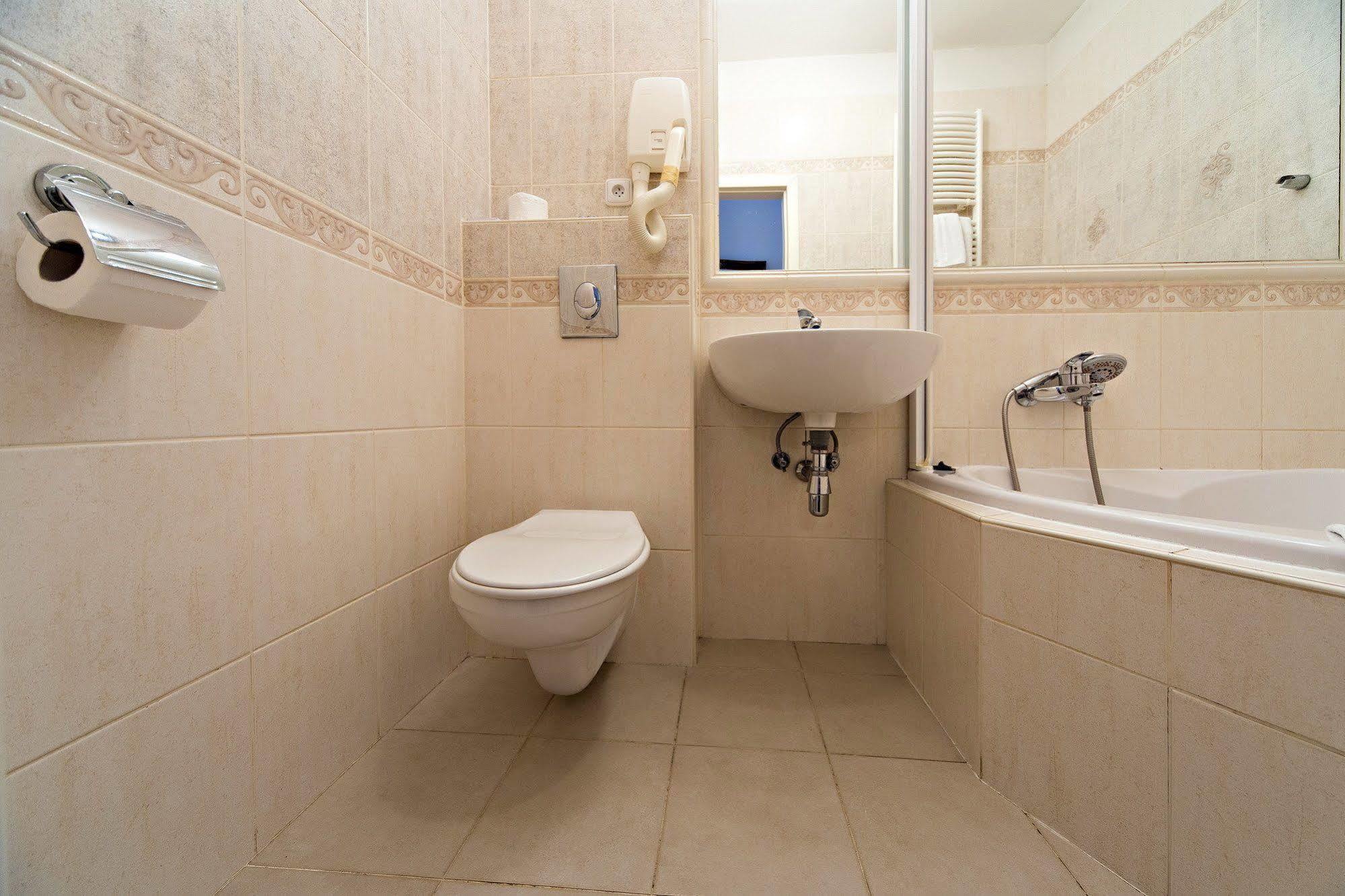 Hotel Donatello Prague Ngoại thất bức ảnh