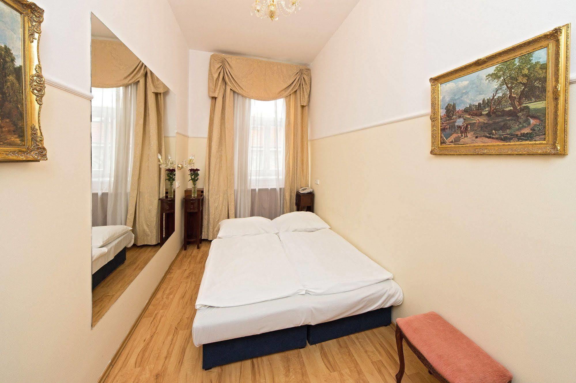 Hotel Donatello Prague Ngoại thất bức ảnh
