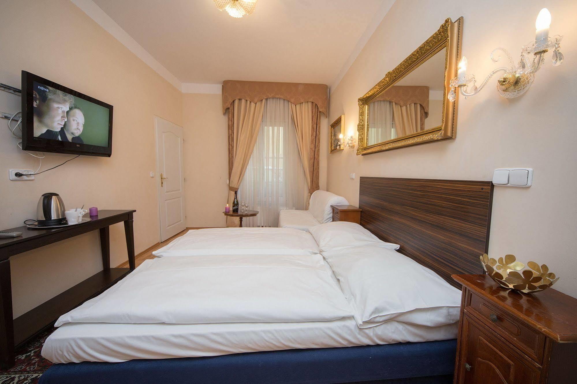 Hotel Donatello Prague Ngoại thất bức ảnh